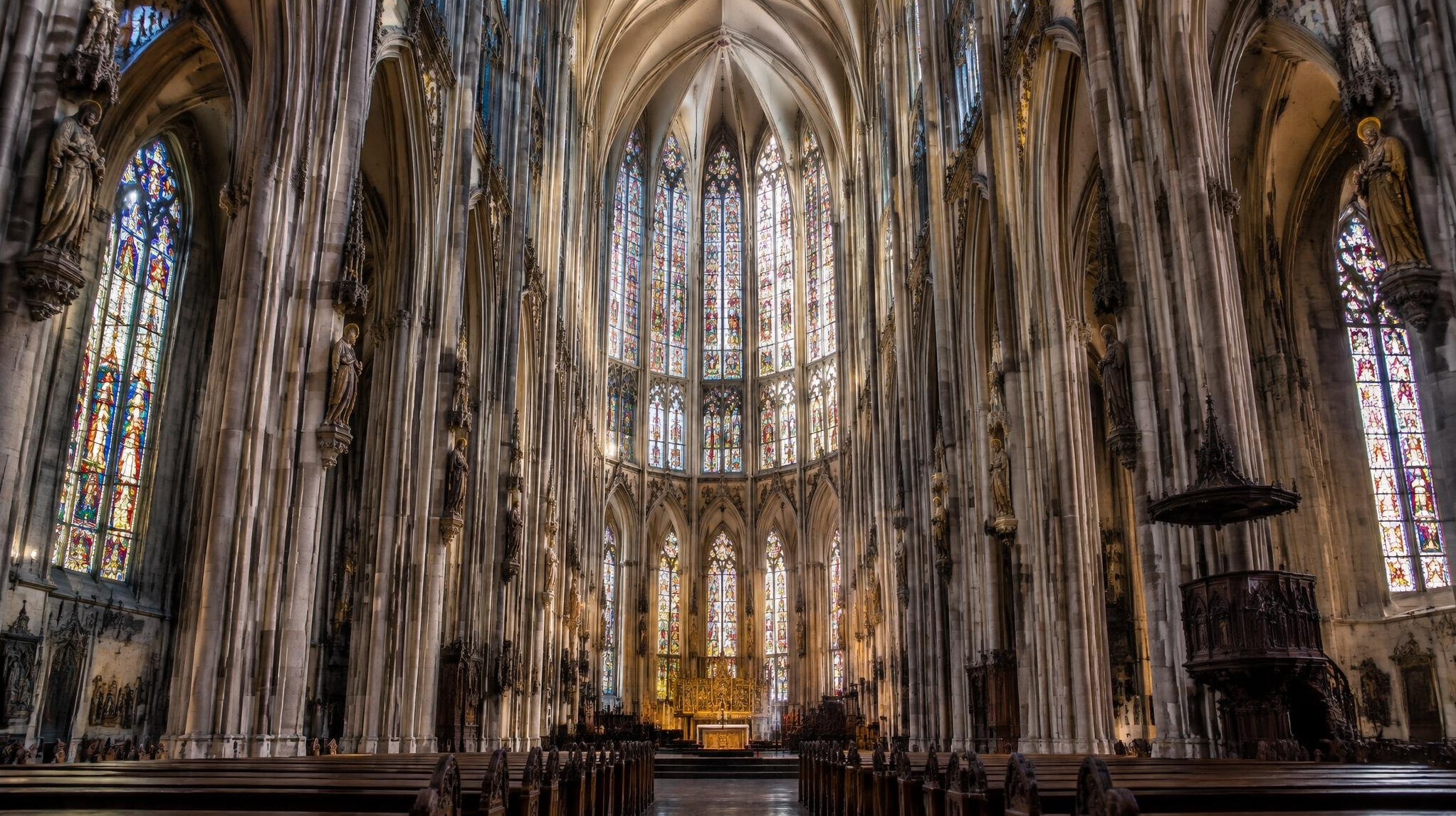 cologne cathedral interior stained glass